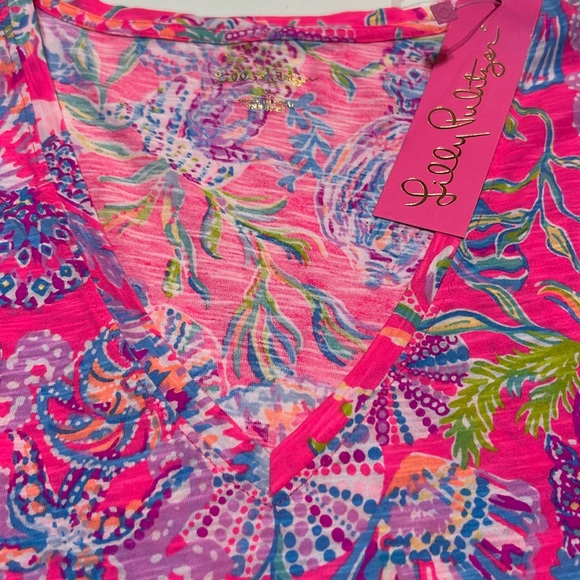 Lilly Pulitzer Women’s V-Neckk T-Shirt 100% Cotton size M NWT - Picture 2 of 5